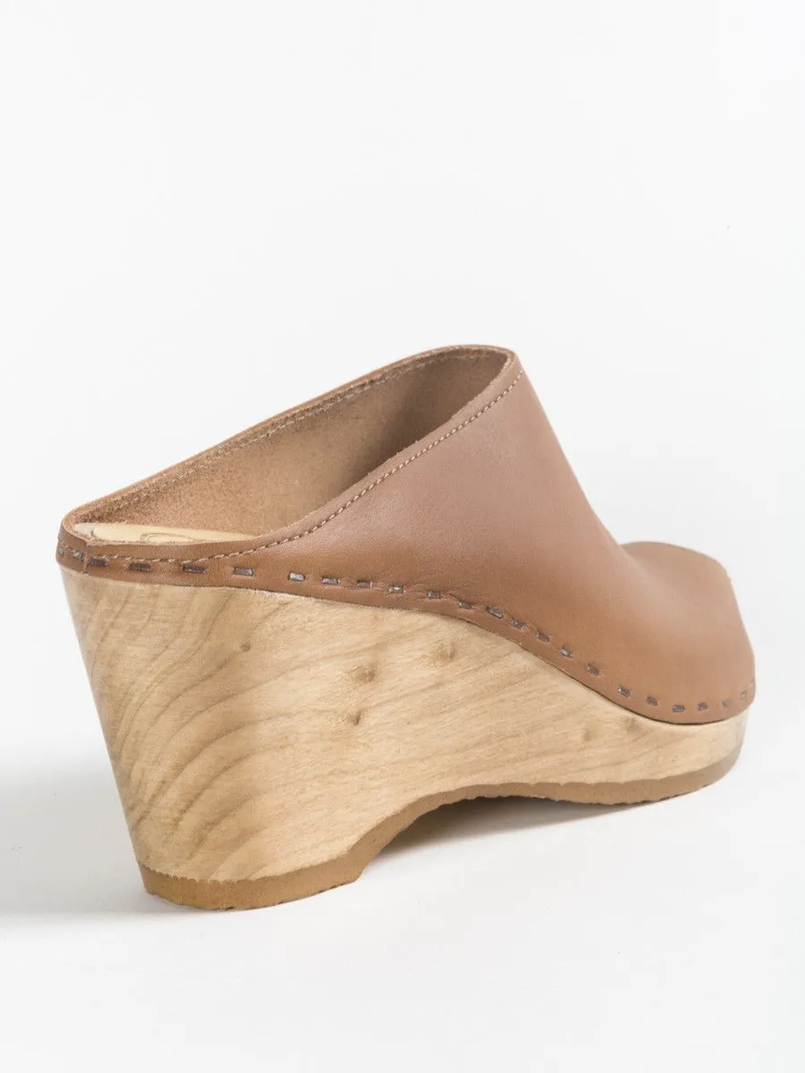 avery clog
